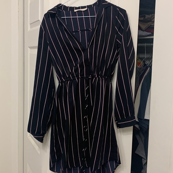 Gently used striped waist tie long sleeve dresss - Picture 1 of 4
